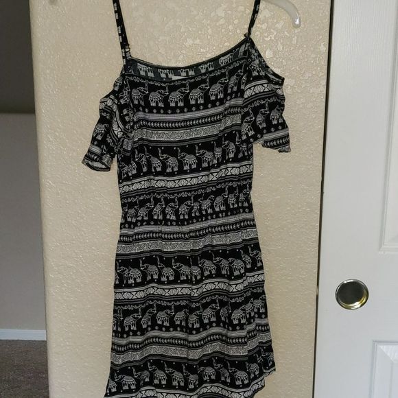H&M x Coachella Elephant Drop Shoulder Dress 2 - Picture 1 of 5